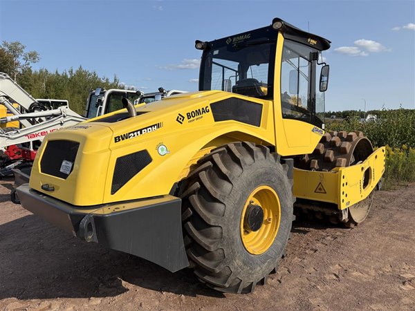 2022 BOMAG 211 phd-5 5130