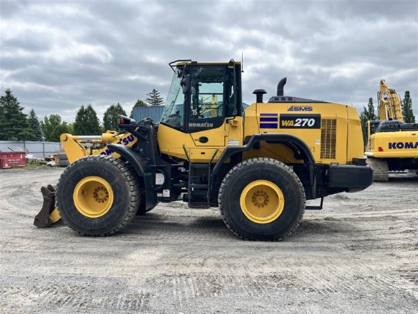 2022 Komatsu WA270-8 2736