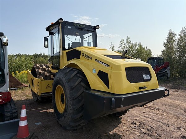 2022 BOMAG 211 phd-5 5130