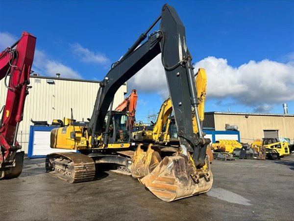 2017 DEERE 290GLC 5093