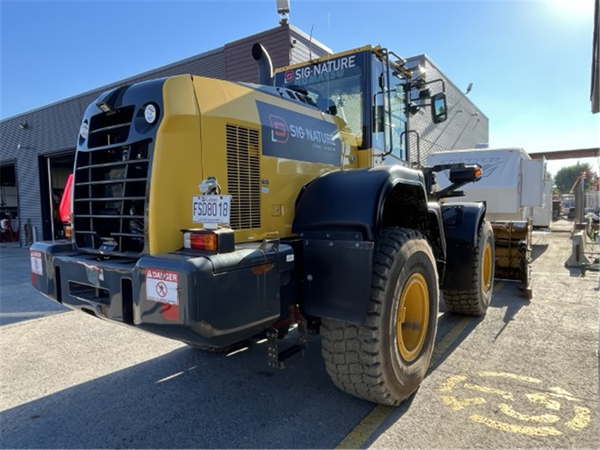 2022 Komatsu WA320-8 5082