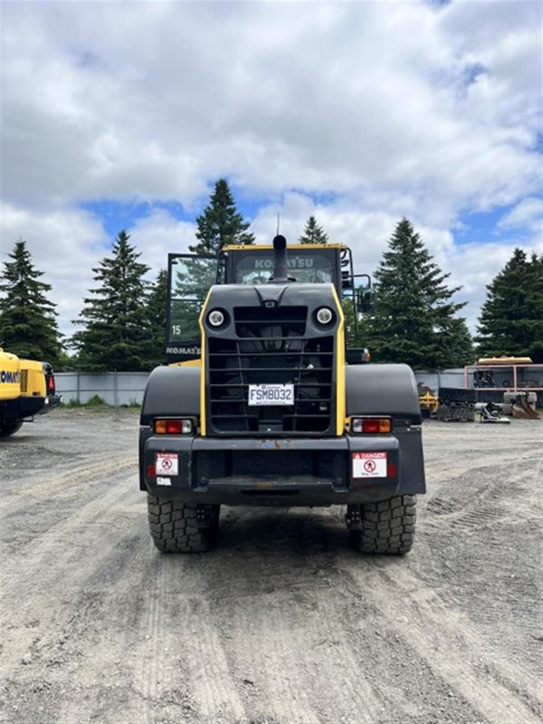 2022 Komatsu WA270-8 2736