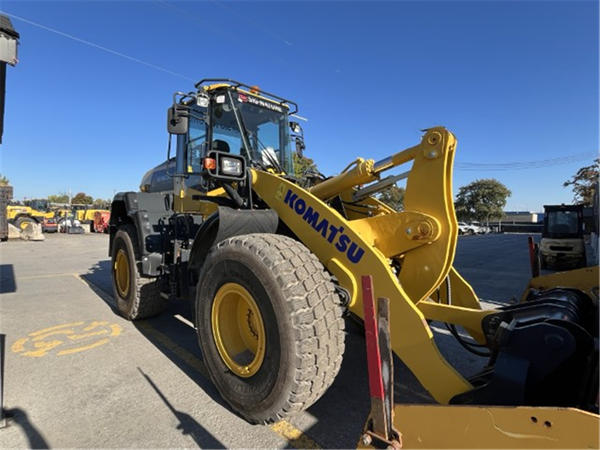 2022 Komatsu WA320-8 5082