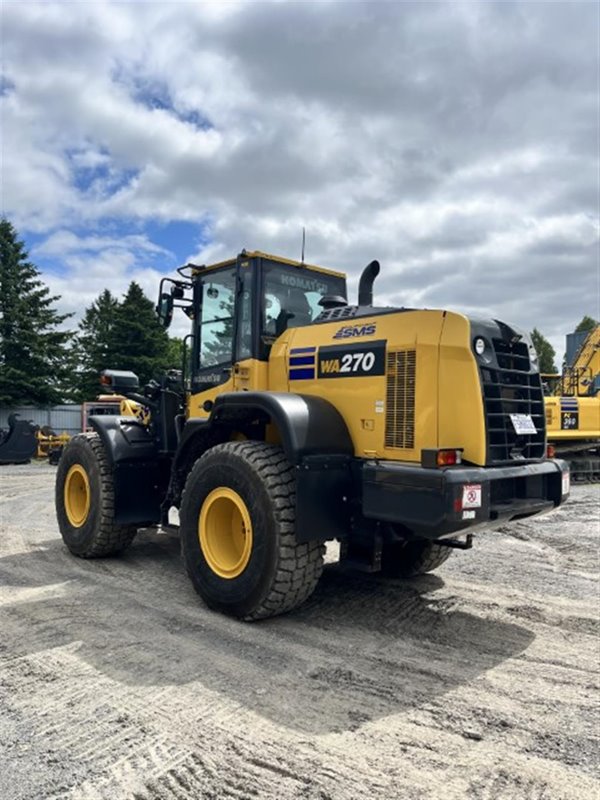 2022 Komatsu WA270-8 2736