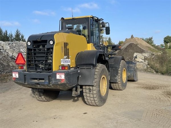 2022 Komatsu WA320-8 5082