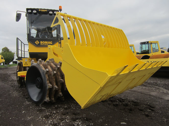 931XC harvester working